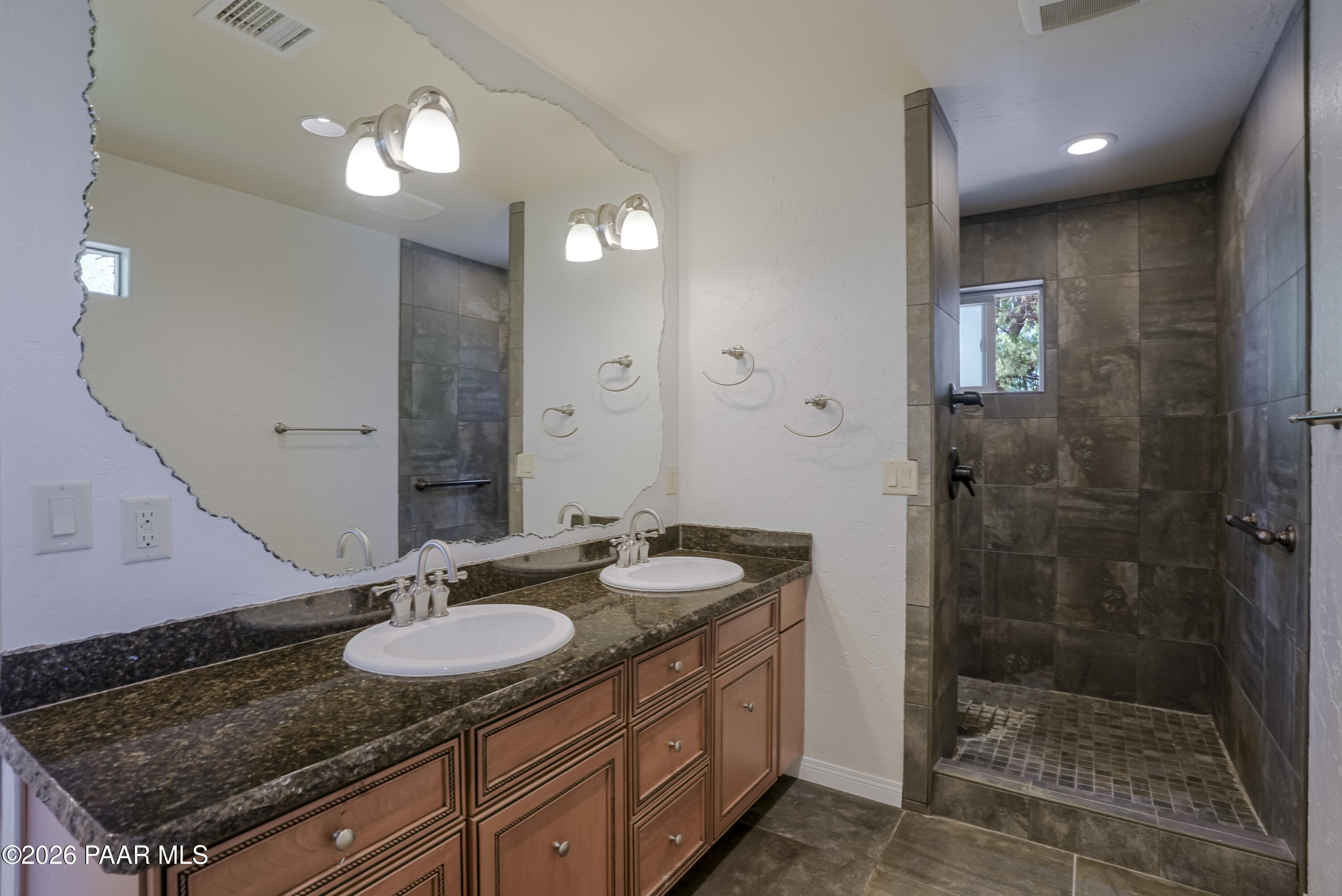 3015 Hozoni Road Prescott, AZ 86305 - Photo 25 of 65 Bath 2nd Primary Suite