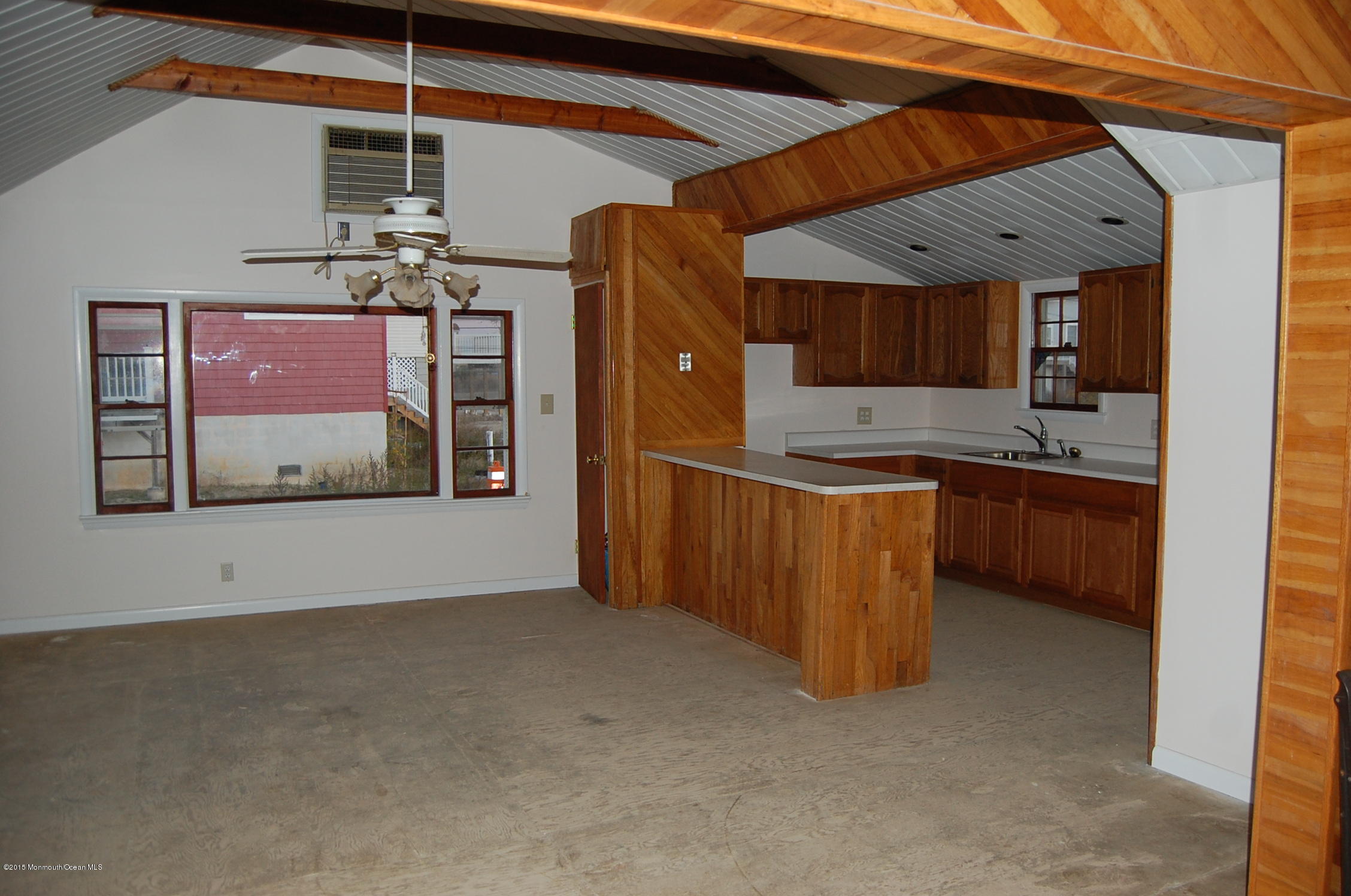 142 Black Point Road, Unit E7 Rumson, NJ 07760 - Photo 12 of 20 Bright & spacious kitchen & dining room