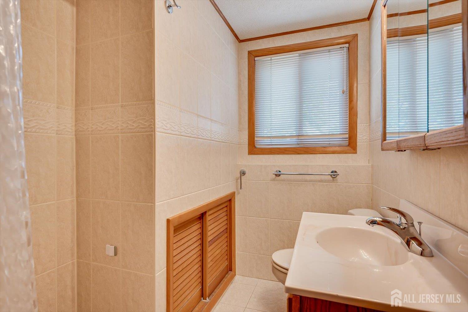 221 North Hill Road Colonia, NJ 07067 - Photo 20 of 36 Gallery Image 20