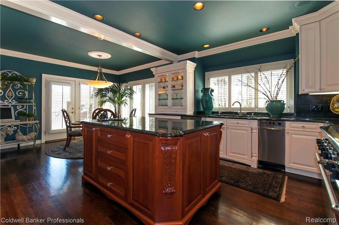 32430 Evergreen Road Franklin, MI 48025 - Photo 11 of 59 Eat-in Kitchen
