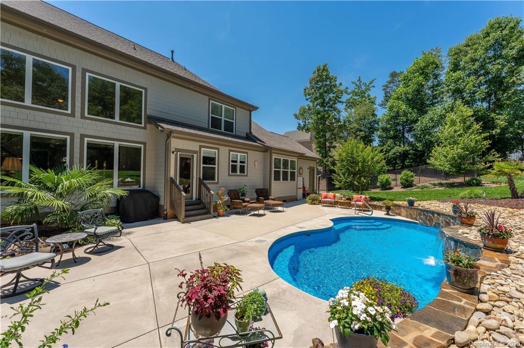 111 Overlook Ridge Lane Davidson, NC 28036 - Photo 7 of 42 Gallery Image 7