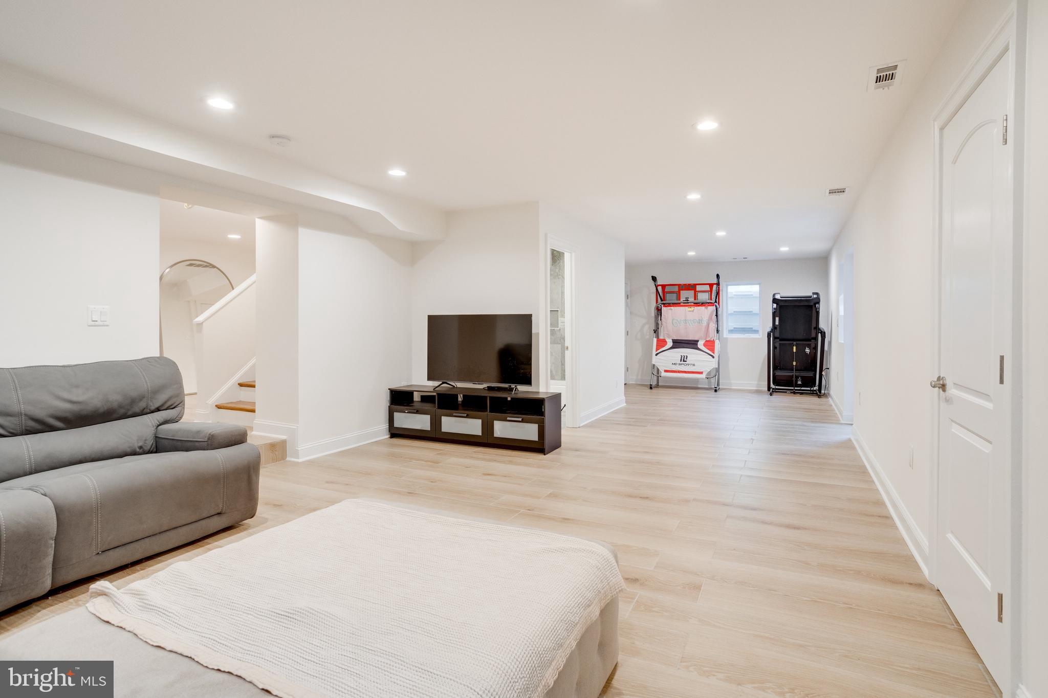 11306 Vale Road Oakton, VA 22124 - Photo 47 of 74