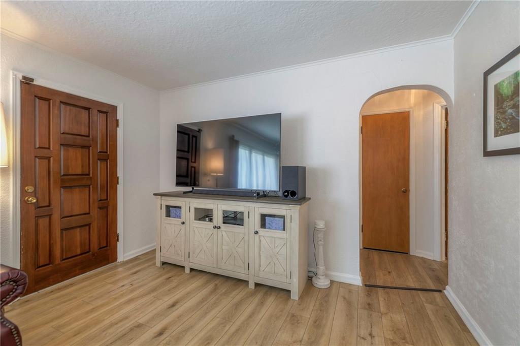 6215 Longview Road Kansas City, MO 64134 - Photo 6 of 40