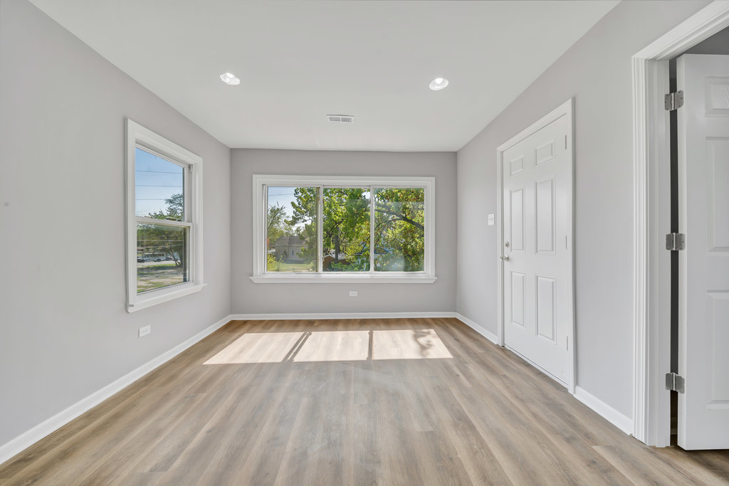 14631 Vincennes Road Harvey, IL 60426 - Photo 16 of 34