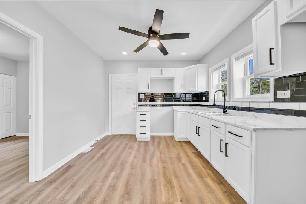 14631 Vincennes Road Harvey, IL 60426 - Photo 6 of 34