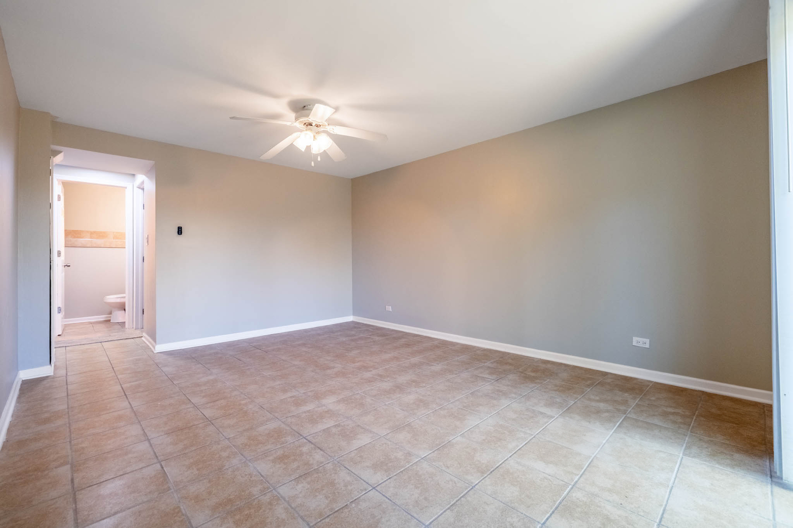 983 Stuart Drive Bartlett, IL 60103 - Photo 12 of 25 wooden floor in an empty room