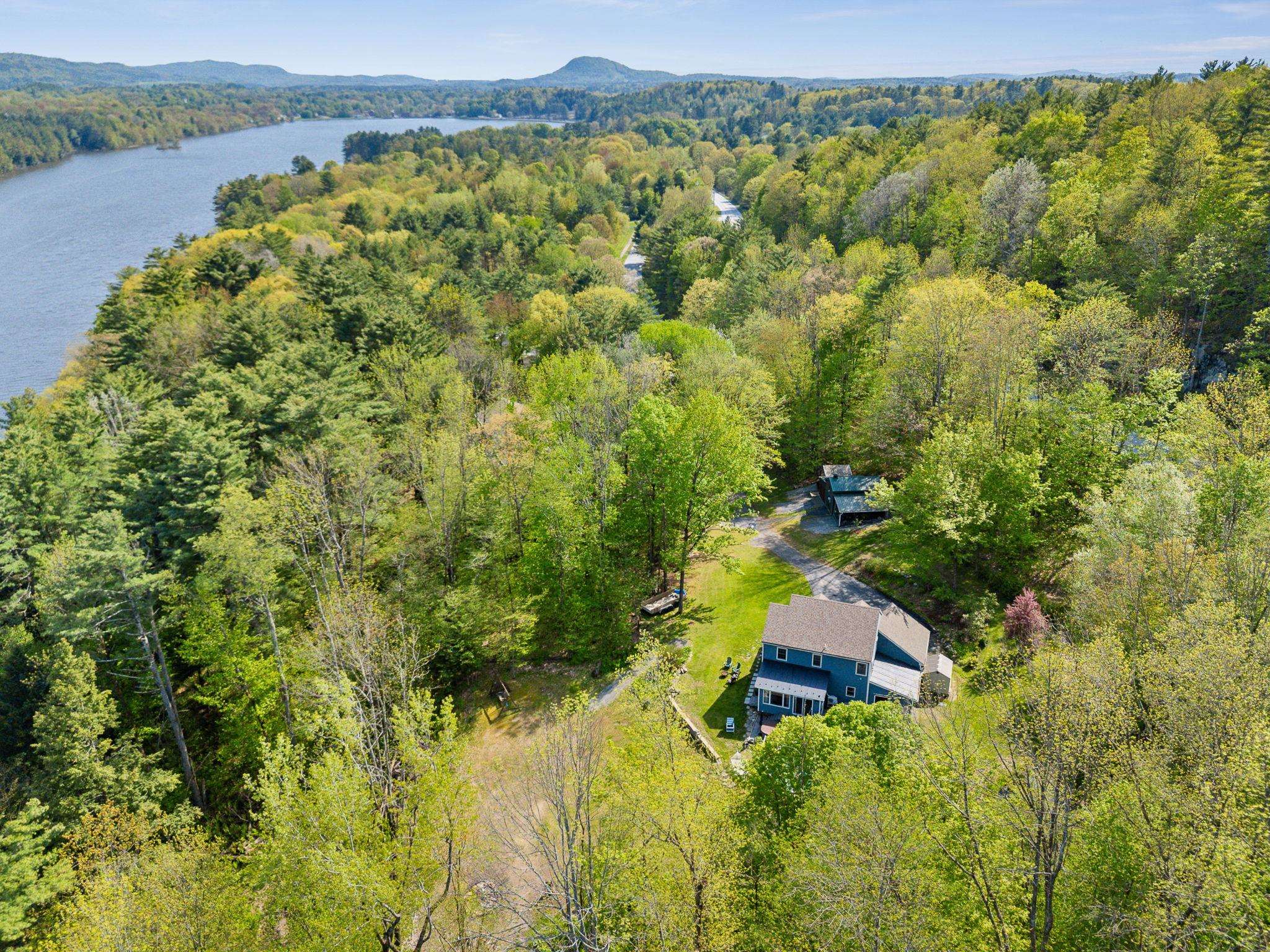 49 Edgewater Terrace Milton, VT 05468 - Photo 7 of 60
