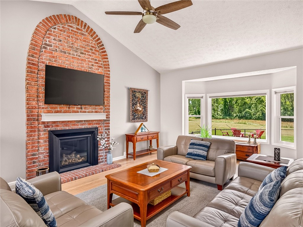 2467 Whitney Road East Perinton, NY 14450 - Photo 6 of 42 Gallery Image 6
