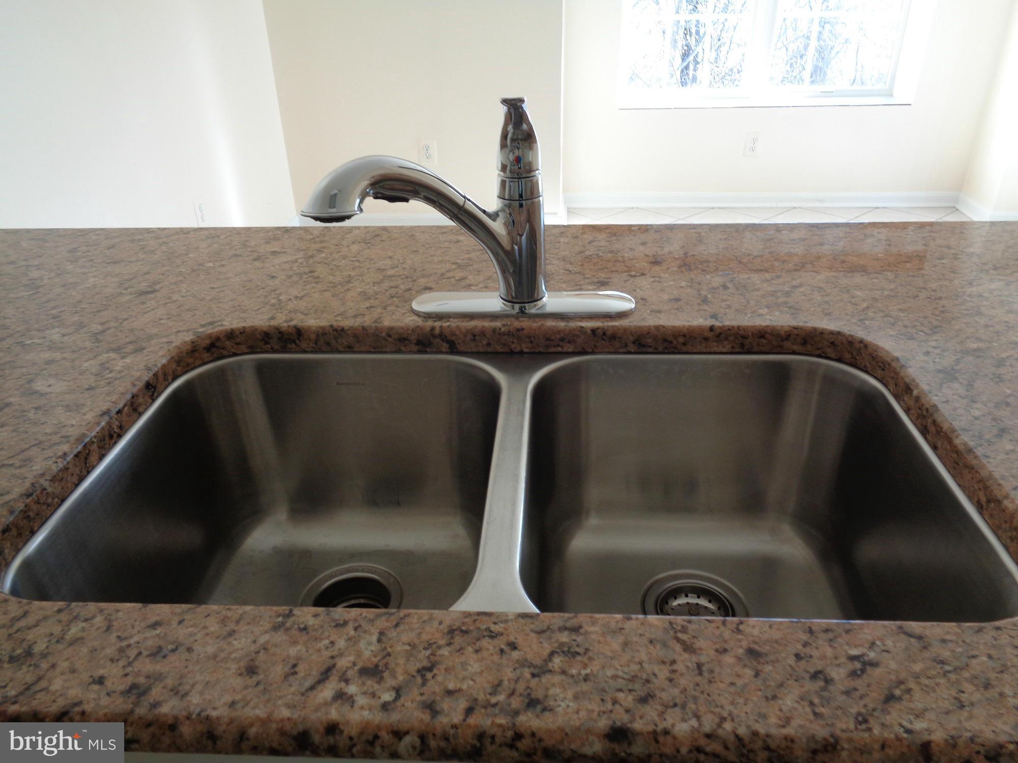 12330 Rosslare Ridge Road, Unit 306 Lutherville-Timonium, MD 21093 - Photo 12 of 29 Kitchen