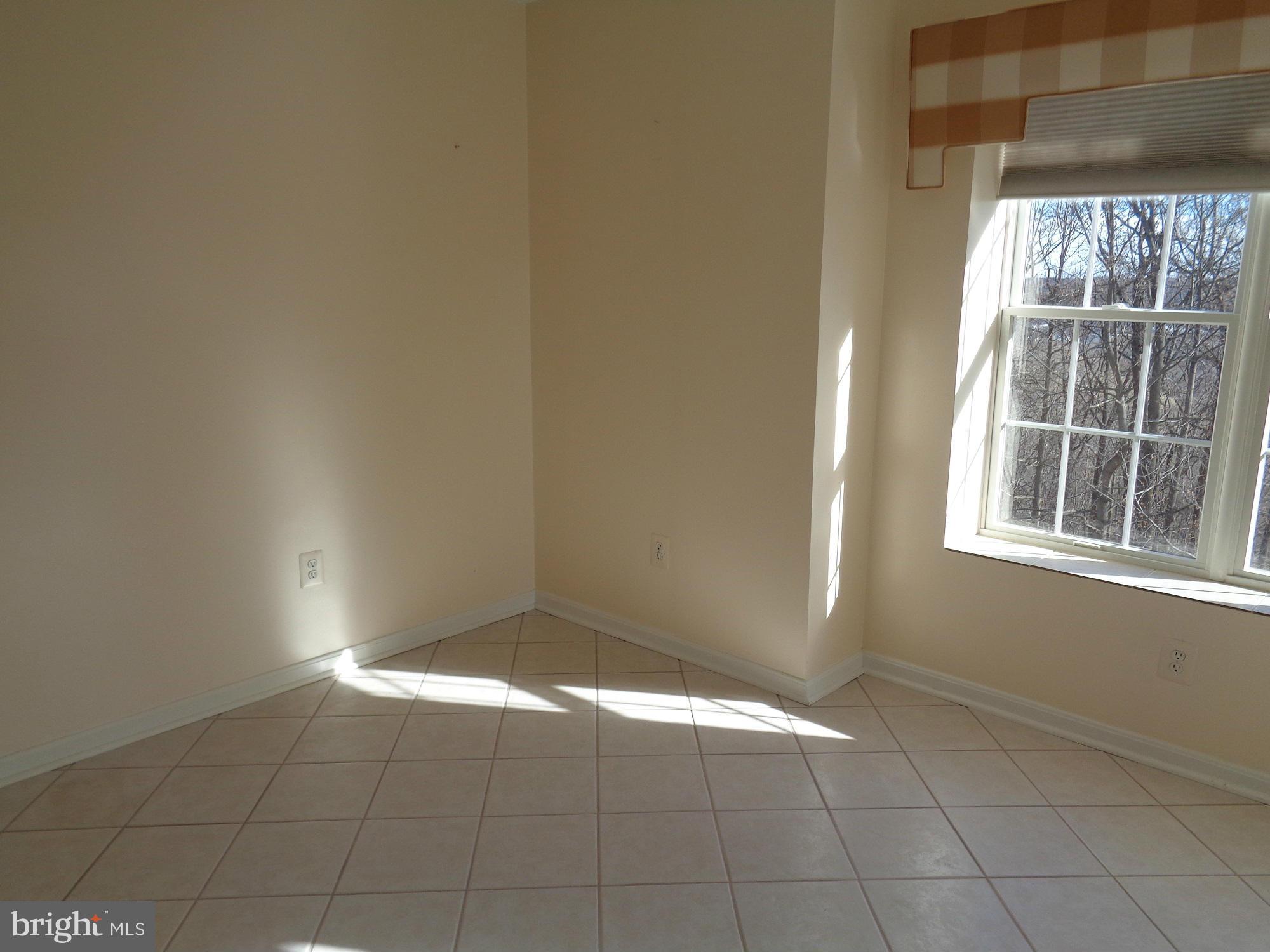 12330 Rosslare Ridge Road, Unit 306 Lutherville-Timonium, MD 21093 - Photo 13 of 29 Kitchen
