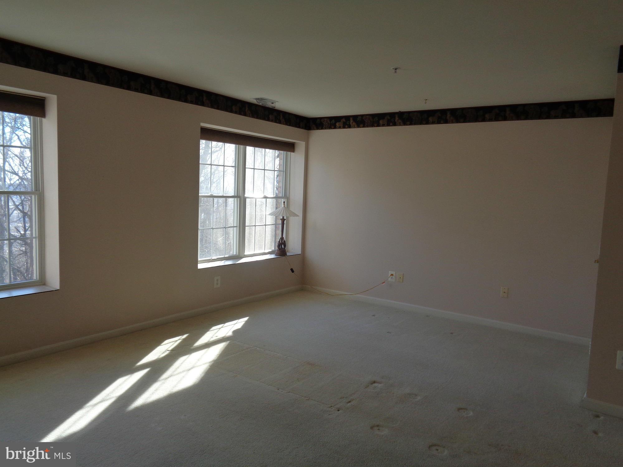 12330 Rosslare Ridge Road, Unit 306 Lutherville-Timonium, MD 21093 - Photo 18 of 29 Family Room