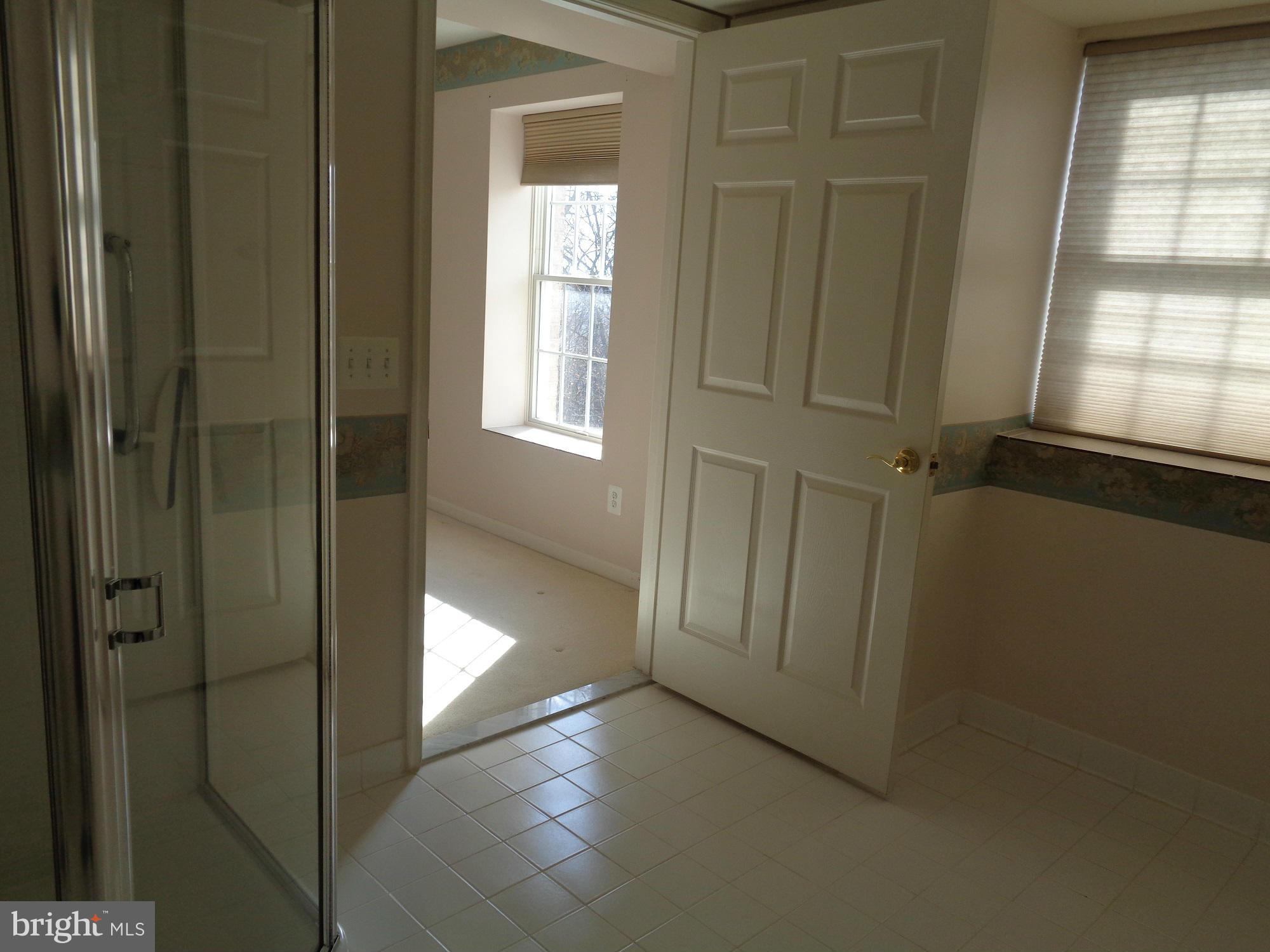 12330 Rosslare Ridge Road, Unit 306 Lutherville-Timonium, MD 21093 - Photo 23 of 29 Bath (Master)