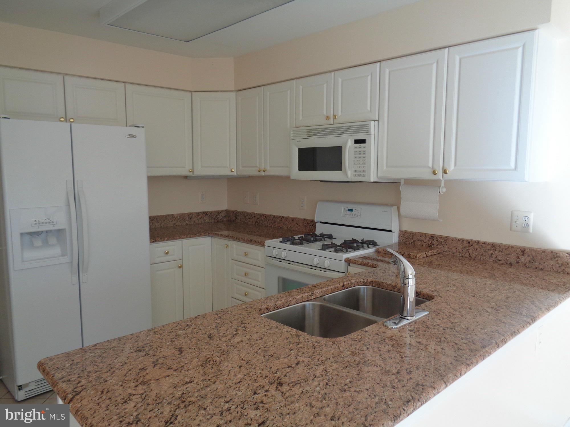 12330 Rosslare Ridge Road, Unit 306 Lutherville-Timonium, MD 21093 - Photo 10 of 29 Kitchen