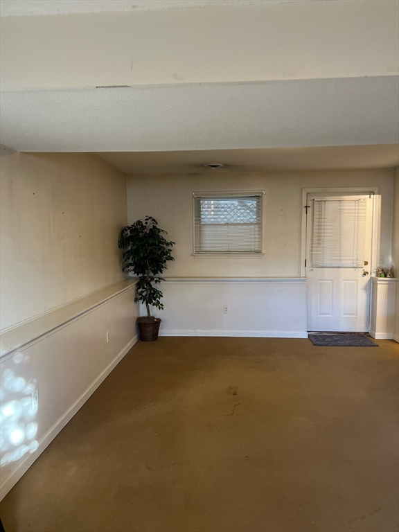 137 Benz Street Springfield, MA 01118 - Photo 16 of 20