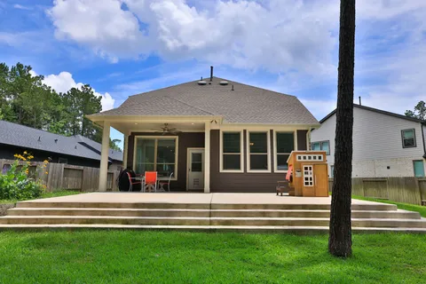$485,000 | 421 Rise Lane, Montgomery, TX 77316