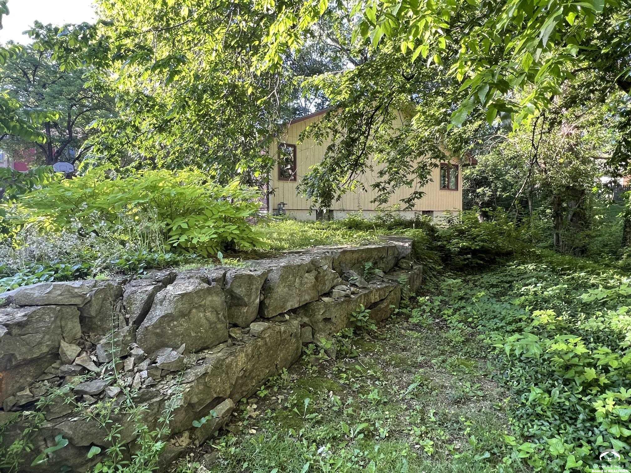 3607 Boulder Court Lawrence, KS 66049 - Photo 15 of 72