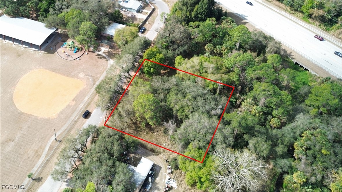 Suwanee Avenue LaBelle, FL 33935 - Photo 8 of 17