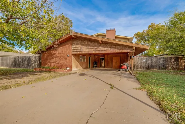 $200,000 | 33 Northwest Ave A, Hamlin, TX 79520