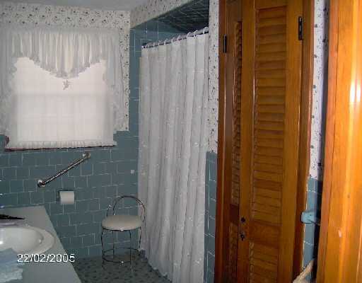 32 Winthrop Road Warwick, RI 02888 - Photo 4 of 5 Other.