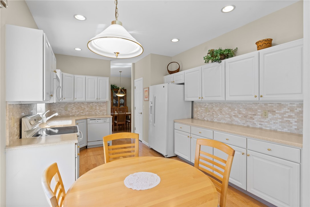 23 Cambridge Circle Smithfield, RI 02917 - Photo 32 of 49