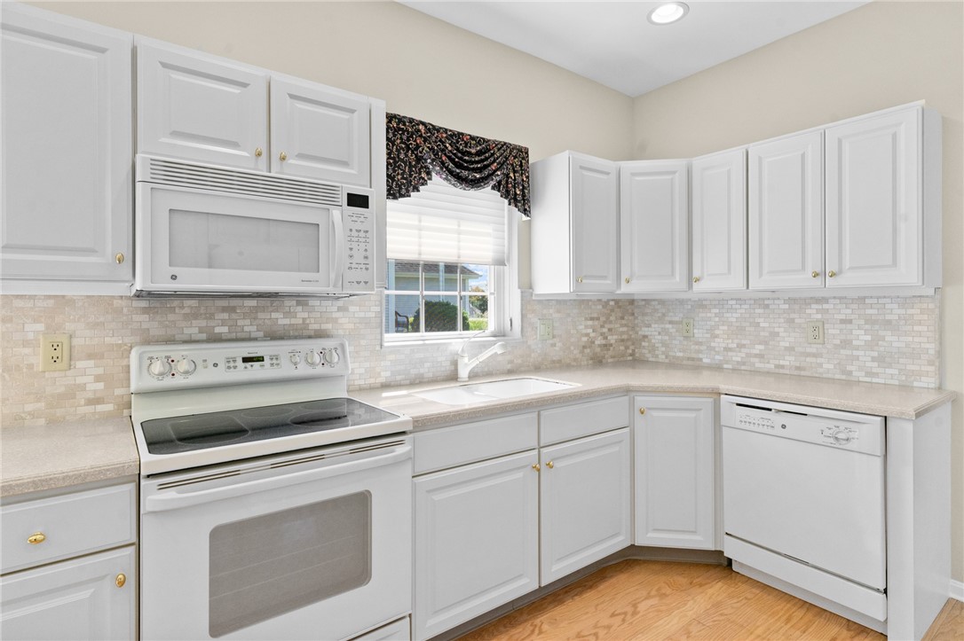 23 Cambridge Circle Smithfield, RI 02917 - Photo 34 of 49