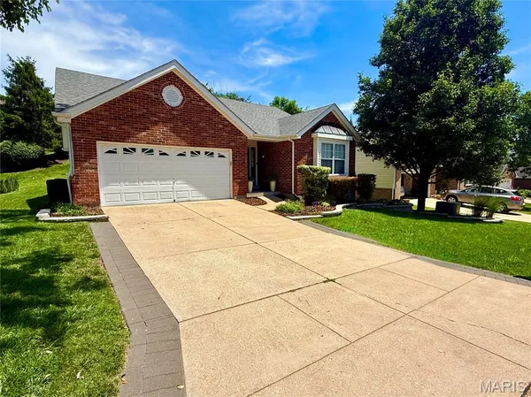 $415,000 | 918 Claybend Drive, Ballwin, MO 63011