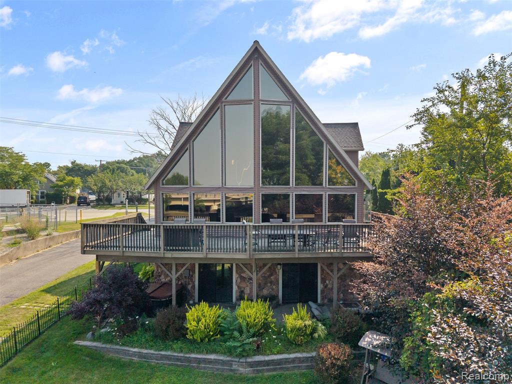 1907 Riverside Drive Port Huron, MI 48060 - Photo 6 of 58