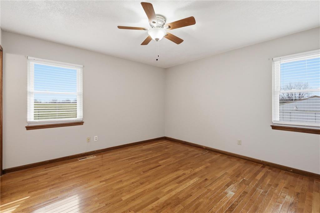 3111 South Fields Road Oak Grove, MO 64075 - Photo 18 of 36