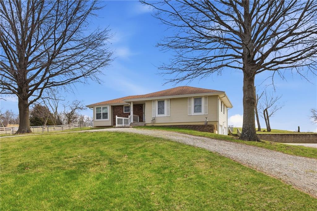 3111 South Fields Road Oak Grove, MO 64075 - Photo 3 of 36