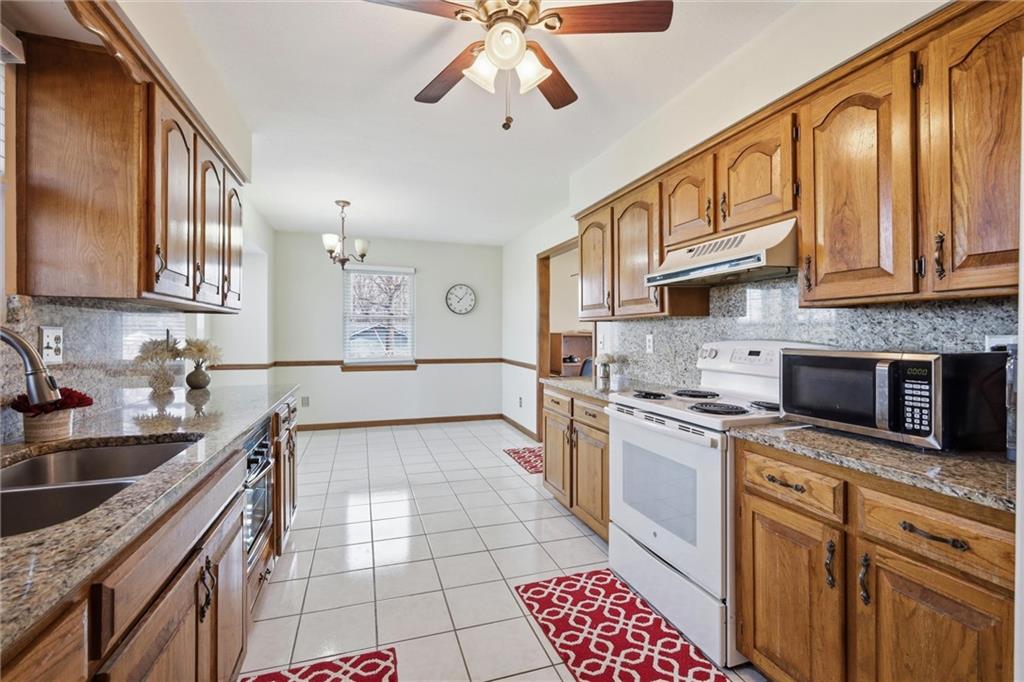 3111 South Fields Road Oak Grove, MO 64075 - Photo 6 of 36