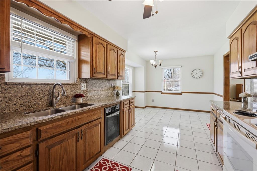 3111 South Fields Road Oak Grove, MO 64075 - Photo 7 of 36