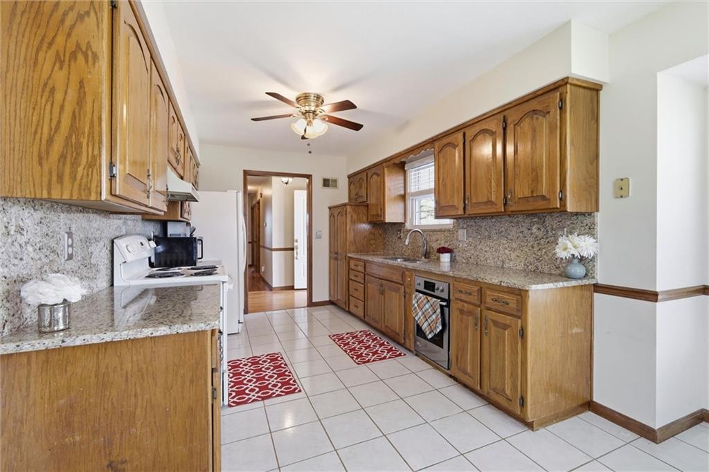 3111 South Fields Road Oak Grove, MO 64075 - Photo 8 of 36