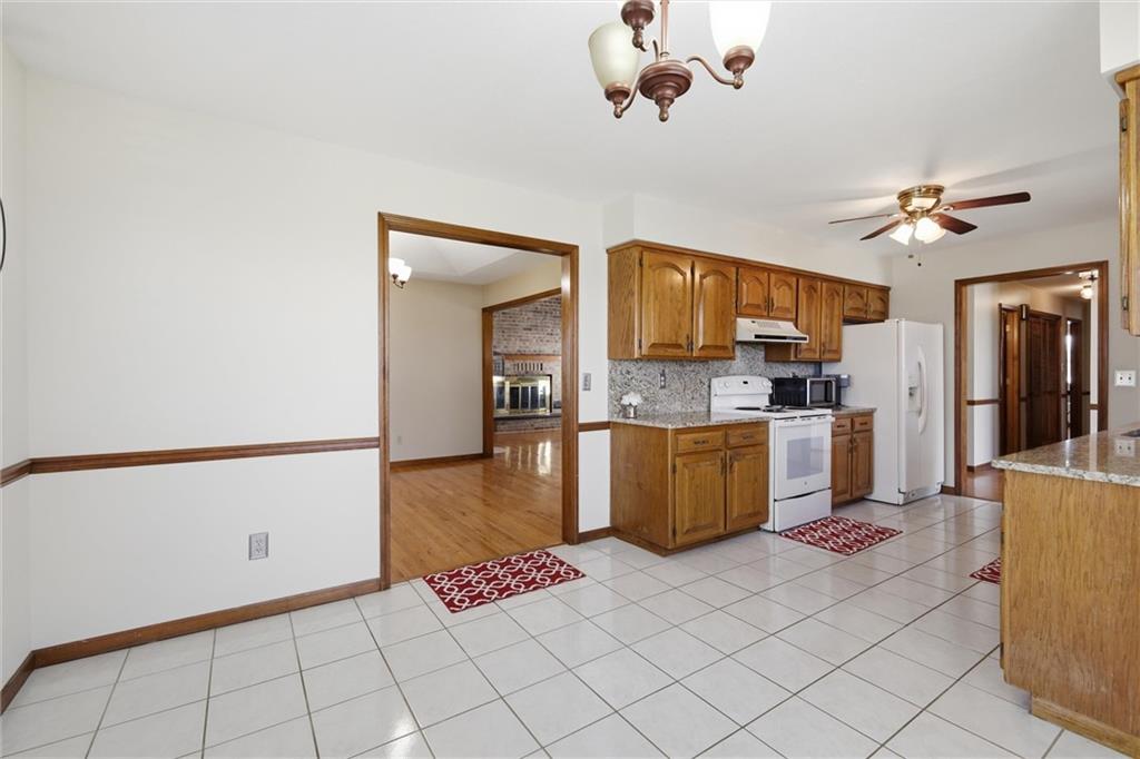 3111 South Fields Road Oak Grove, MO 64075 - Photo 9 of 36