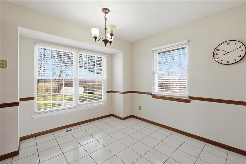 3111 South Fields Road Oak Grove, MO 64075 - Photo 10 of 36