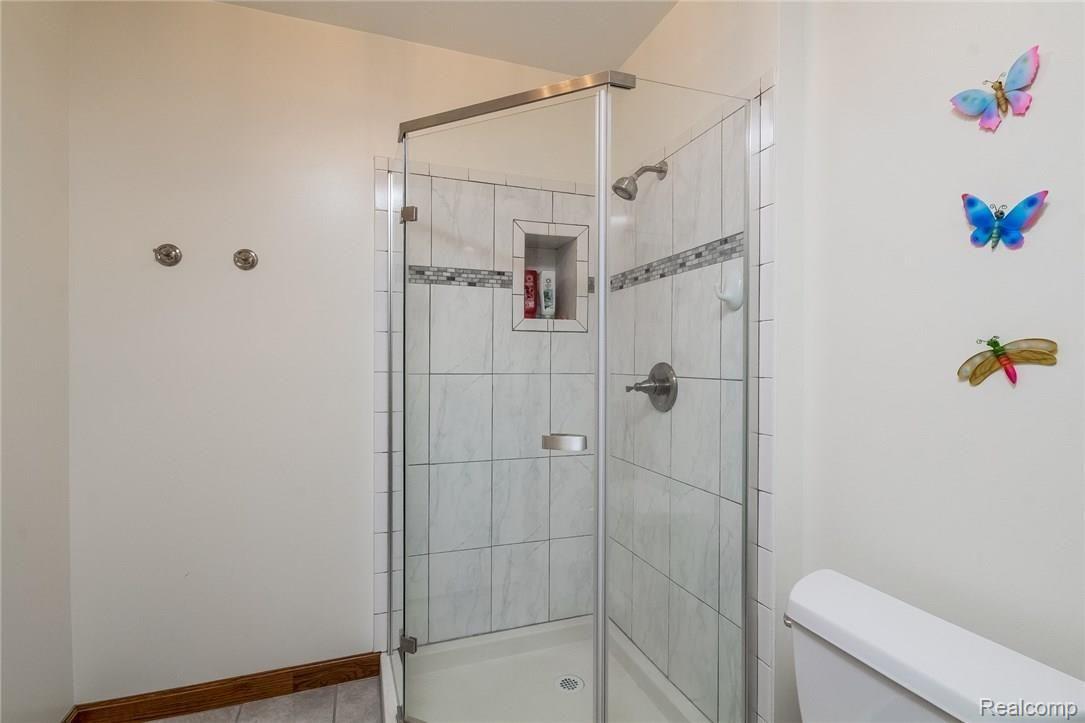 23835 Elwell Road Belleville, MI 48111 - Photo 34 of 78 UPPER FULL BATH