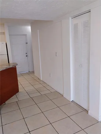$2,000 | 6045 Northwest 186th Street, Unit 304, Hialeah, FL 33015