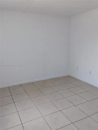 $2,000 | 6045 Northwest 186th Street, Unit 304, Hialeah, FL 33015