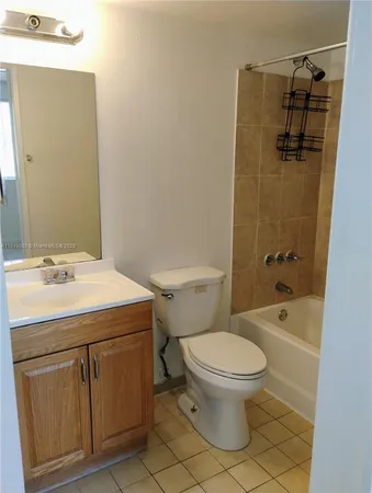 $2,000 | 6045 Northwest 186th Street, Unit 304, Hialeah, FL 33015