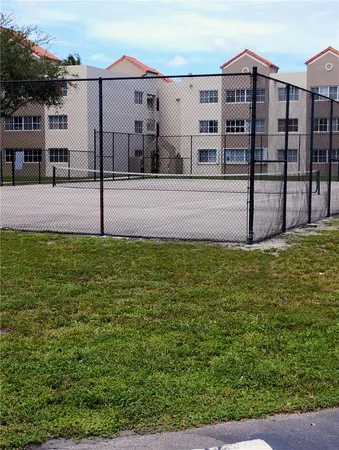 $2,000 | 6045 Northwest 186th Street, Unit 304, Hialeah, FL 33015