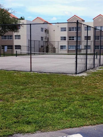 $2,100 | 6045 Northwest 186th Street, Unit 304, Hialeah, FL 33015