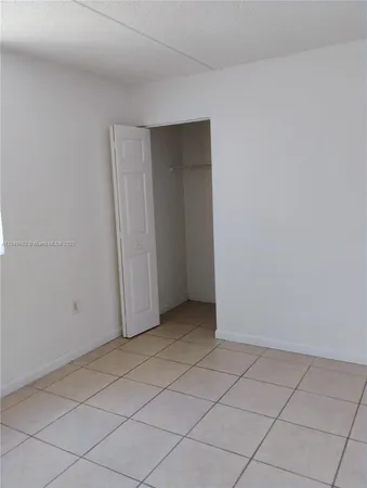 $2,000 | 6045 Northwest 186th Street, Unit 304, Hialeah, FL 33015