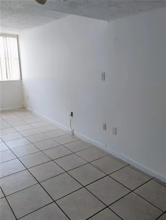 $2,000 | 6045 Northwest 186th Street, Unit 304, Hialeah, FL 33015