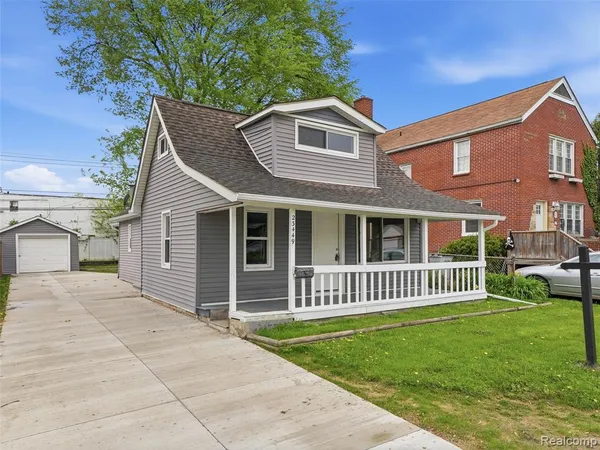 $202,900 | 23449 Carlisle Avenue, Hazel Park, MI 48030