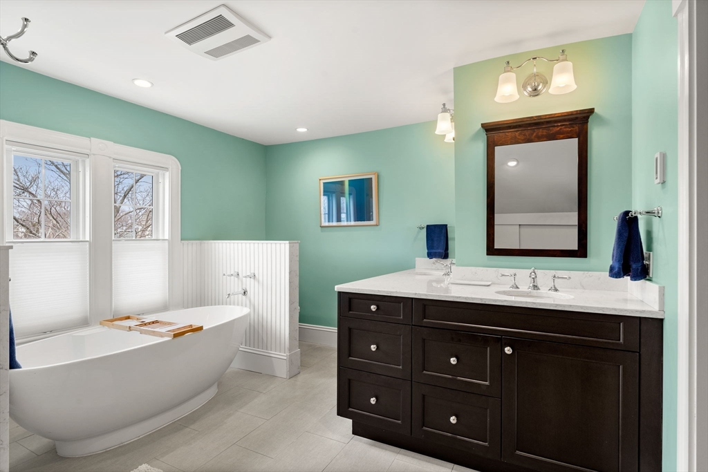 133 Elmwood Road, Unit 2 Swampscott, MA 01907 - Photo 27 of 42 Gallery Image 27