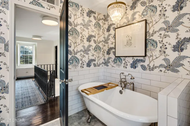 $659,999 | 23 Fairfield Place, Jackson, TN 38305