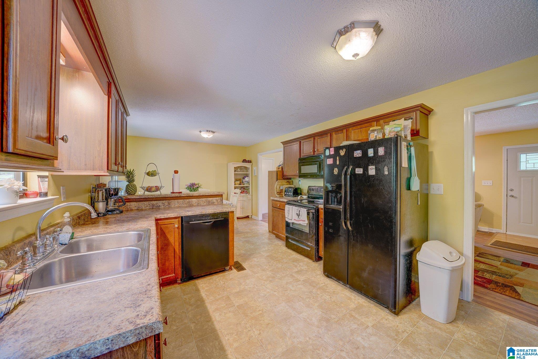 551 Spring Trail Warrior, AL 35180 - Photo 8 of 23