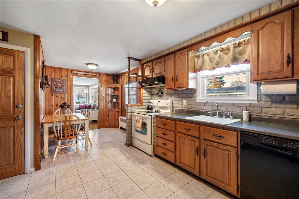 21 Williams Road North Grafton, MA 01536 - Photo 12 of 35 Gallery Image 12