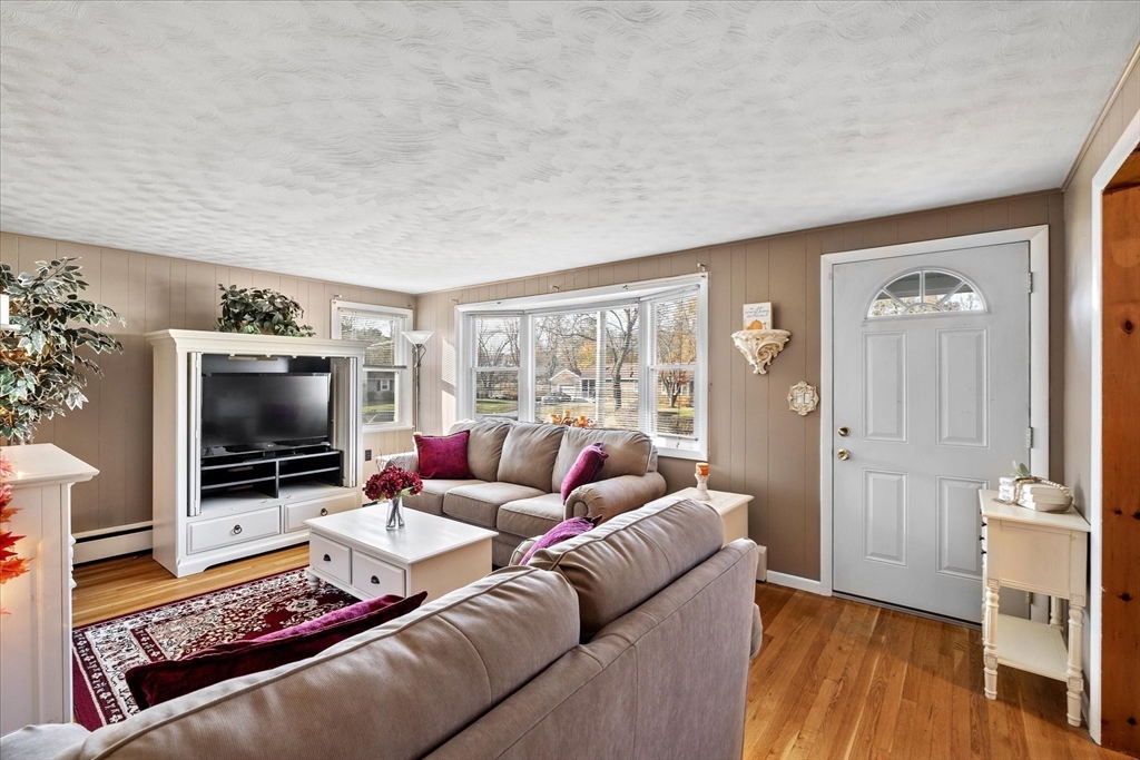 21 Williams Road North Grafton, MA 01536 - Photo 19 of 35 Gallery Image 19