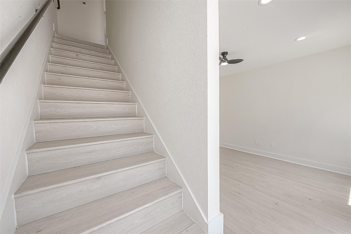 4135 Mallow Street, Unit B Houston, TX 77051 - Photo 4 of 11 a view of an entryway