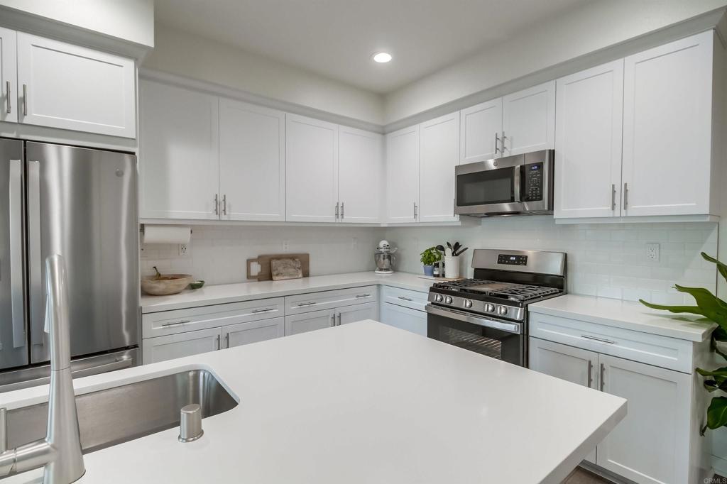 317 Brookside Way Santee, CA 92071 - Photo 5 of 51